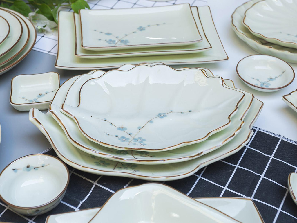 Bộ bát đĩa Bát Tràng men kem vẽ hoa Đào xanh đầy đủ 2